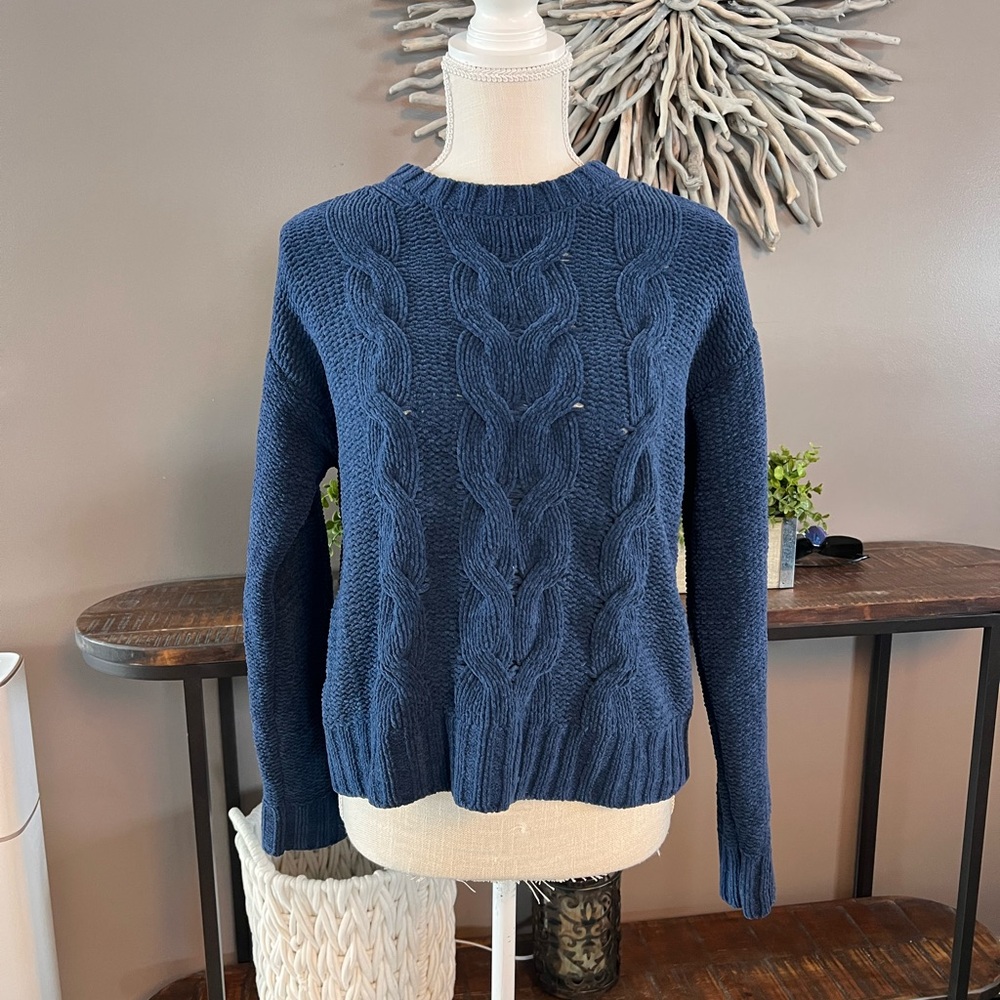 NWOT American Eagle sweater‎